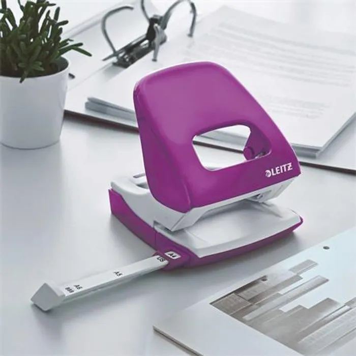 Hauptproduktbild Celokovová stolní děrovačka Leitz NeXXt WOW 5008, Purpurová