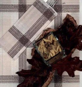 Bestecktasche Würfel mit weißer Serviette, braun [125 Stk.]