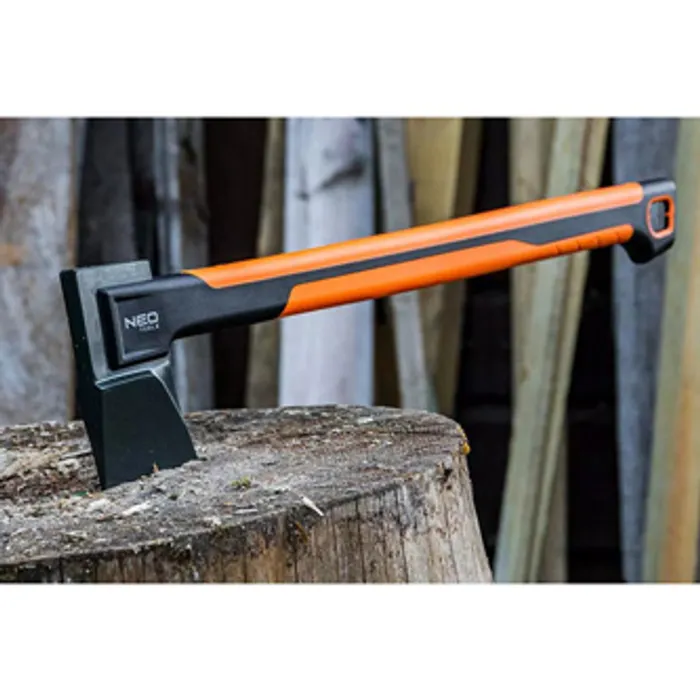 Hauptproduktbild NEO TOOLS sekera 27-030, celková hmotnost 650g, hmotnost hlavy 400g, délka sekery 35.5cm