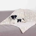 Weiteres Produktbild Plüschdecke KENNY, beige mit Knochen und Pfoten 75 x 50 cm