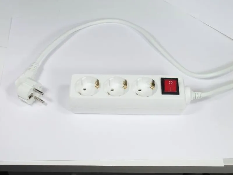 Hauptproduktbild Prodlužovací kabel, 3 zásuvky, 1,5 m, s vypínačem