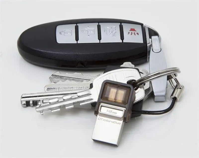 Hauptproduktbild USB flash disk  "MicroDuo", hnědá, 16GB, USB 2.0 + micro USB adapter, KINGSTON